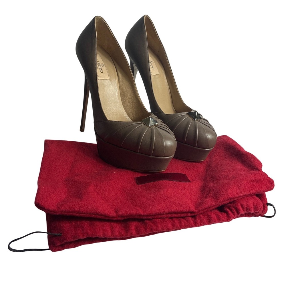 Valentino Garavani Taupe Pleated Rockstud Platform Pumps Stiletto Heels Size 38